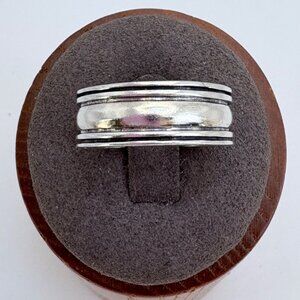 VTG Sterling Silver 925 Beveled Edge Band Hammered Finish Band Ring Size 9